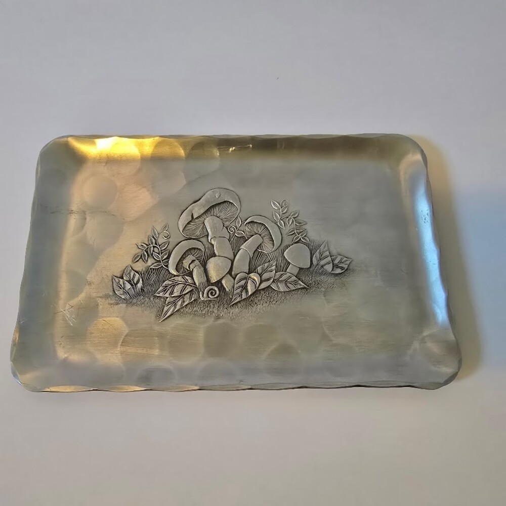 Wendell August Hammered Mushroom Tray